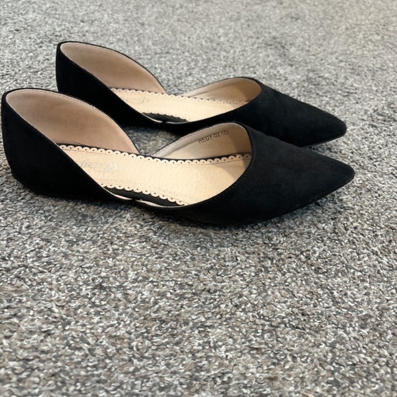 Refresh black suede pointed flat. Size 7 - Picture 4 of 4